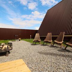 Загородный клуб По Щучьему Велению, коричневый домик в стиле A-Frame на берегу реки, Новая Усмань, Воронежская область