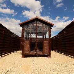 Загородный клуб По Щучьему Велению, коричневый домик в стиле A-Frame на берегу реки, Новая Усмань, Воронежская область