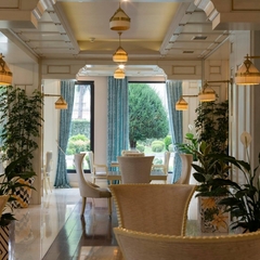 Отель Ambassadori, Тбилиси