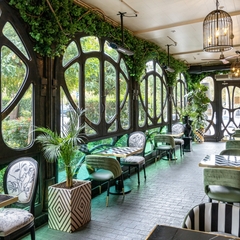 Отель Ambassadori, Тбилиси