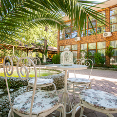 Отель Гости Кавказа, Сухум