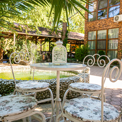 Отель Гости Кавказа, Сухум