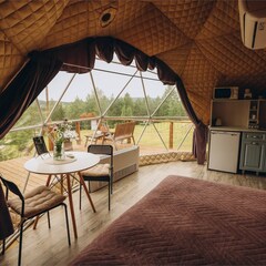 Глэмпинг Ладаглэмп, Свердловская область