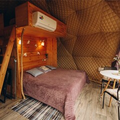 Глэмпинг Ладаглэмп, Свердловская область