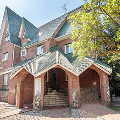 Дом Замок на берегу озера, Московская область