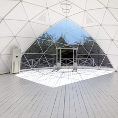 Дом Замок на берегу озера, Московская область