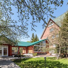 Дом Замок на берегу озера, Московская область