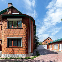 Дом с двумя бассейнами и банкетным залом на Дмитровском шоссе, Московская область