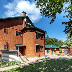 Дом с двумя бассейнами и банкетным залом на Дмитровском шоссе, Московская область