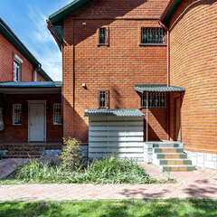 Дом с двумя бассейнами и банкетным залом на Дмитровском шоссе, Московская область