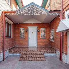 Дом с двумя бассейнами и банкетным залом на Дмитровском шоссе, Московская область