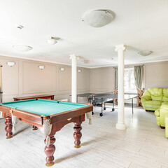 Дом с двумя бассейнами и банкетным залом на Дмитровском шоссе, Московская область