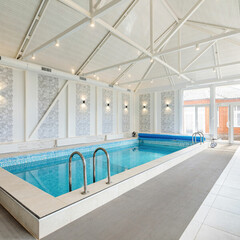 Дом с двумя бассейнами и банкетным залом на Дмитровском шоссе, Московская область