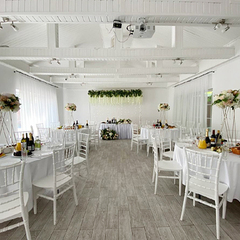 Дом с двумя бассейнами и банкетным залом на Дмитровском шоссе, Московская область