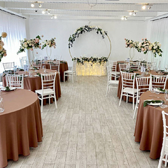 Дом с двумя бассейнами и банкетным залом на Дмитровском шоссе, Московская область