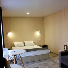 Кемпинг  Оленевка Village, Крым