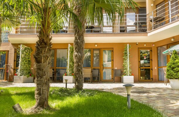 «Malibu Hotel» / «Малибу» гостевой дом