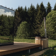 Дом Зеркальный, Ленинградская область