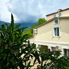 Гостевой дом Floral courtyard, Крым