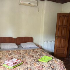 Гостевой дом Подсолнухи (Феодосия), Крым