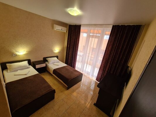 Семейный 4-местный 2-комнатный (с террасой)