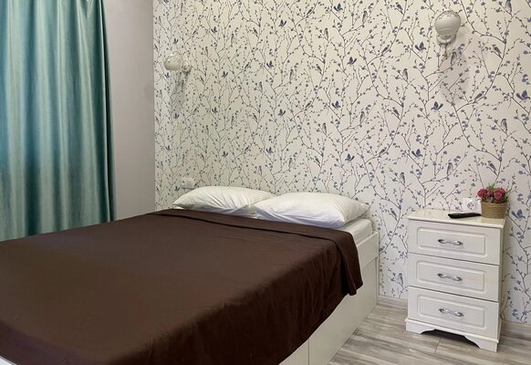 Домик (№6) 4-местный 2-комнатный