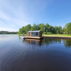 Дом Наедине — дома на воде, Ленинградская область