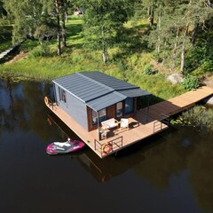 Дом Наедине — дома на воде, Ленинградская область