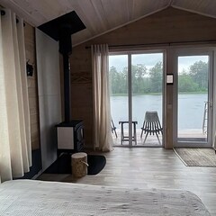 Дом Наедине — дома на воде, Ленинградская область