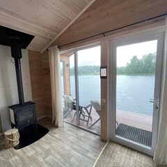 Дом Наедине — дома на воде, Ленинградская область