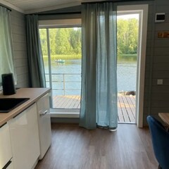 Дом Наедине — дома на воде, Ленинградская область