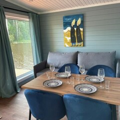 Дом Наедине — дома на воде, Ленинградская область