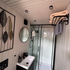 Дом Наедине — дома на воде, Ленинградская область