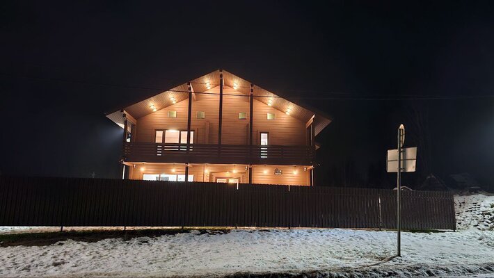 Вид с главной дороги поселка